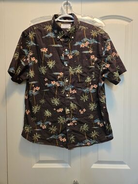 Old Navy Men's Black Tropical Print Short-Sleeve Button-Up Shirt Size large
